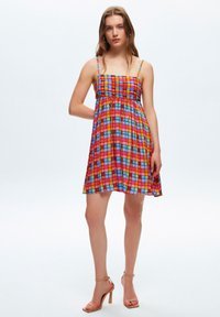 adL DRAPED PATTERNED - Freizeitkleid - plaid pink