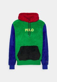 Mikina s kapucí z fleece materiálu s červeným vrškem, zeleným tělem, modrými rukávy a černou kapsou, s nápisem "POLO" žlutě na hrudi.