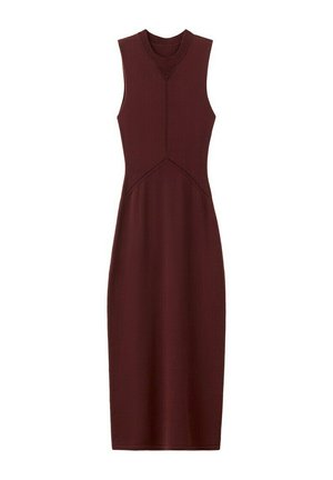 Haljina bez rukava, dužine do koljena, tamno ljubičaste boje, pletena s okruglim izrezom i suptilnim geometrijskim uzorkom pletenja na gornjem dijelu i struku.