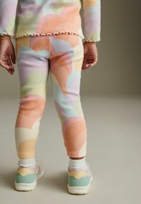 Next Leggings - Byxor - peach pink rainbow