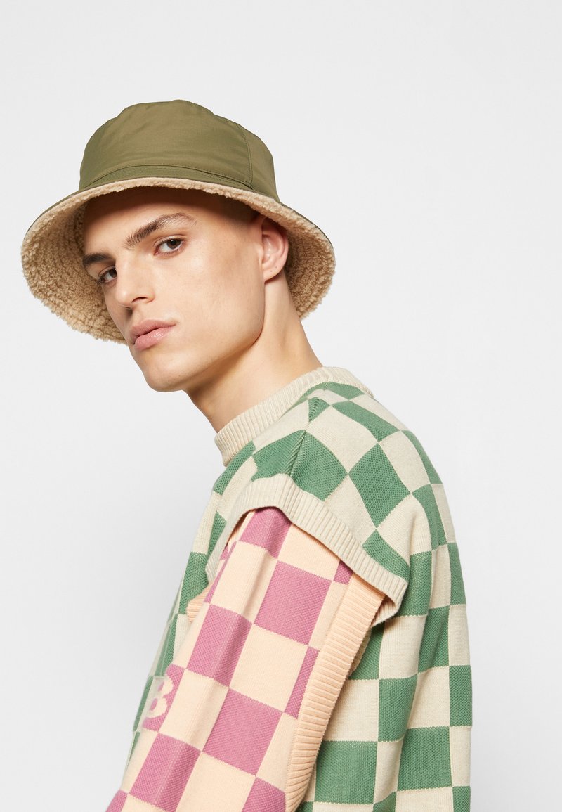Herren Mützen, Hüte & Caps | PS Paul Smith REVERSIABLE BUCKET HAT UNISEX Hut khaki/licht brown/khaki - GW56124 Herren Mützen, Hüte & Caps | PS Paul Smith REVERSIABLE BUCKET HAT UNISEX Hut khaki/licht brown/khaki - GW56124