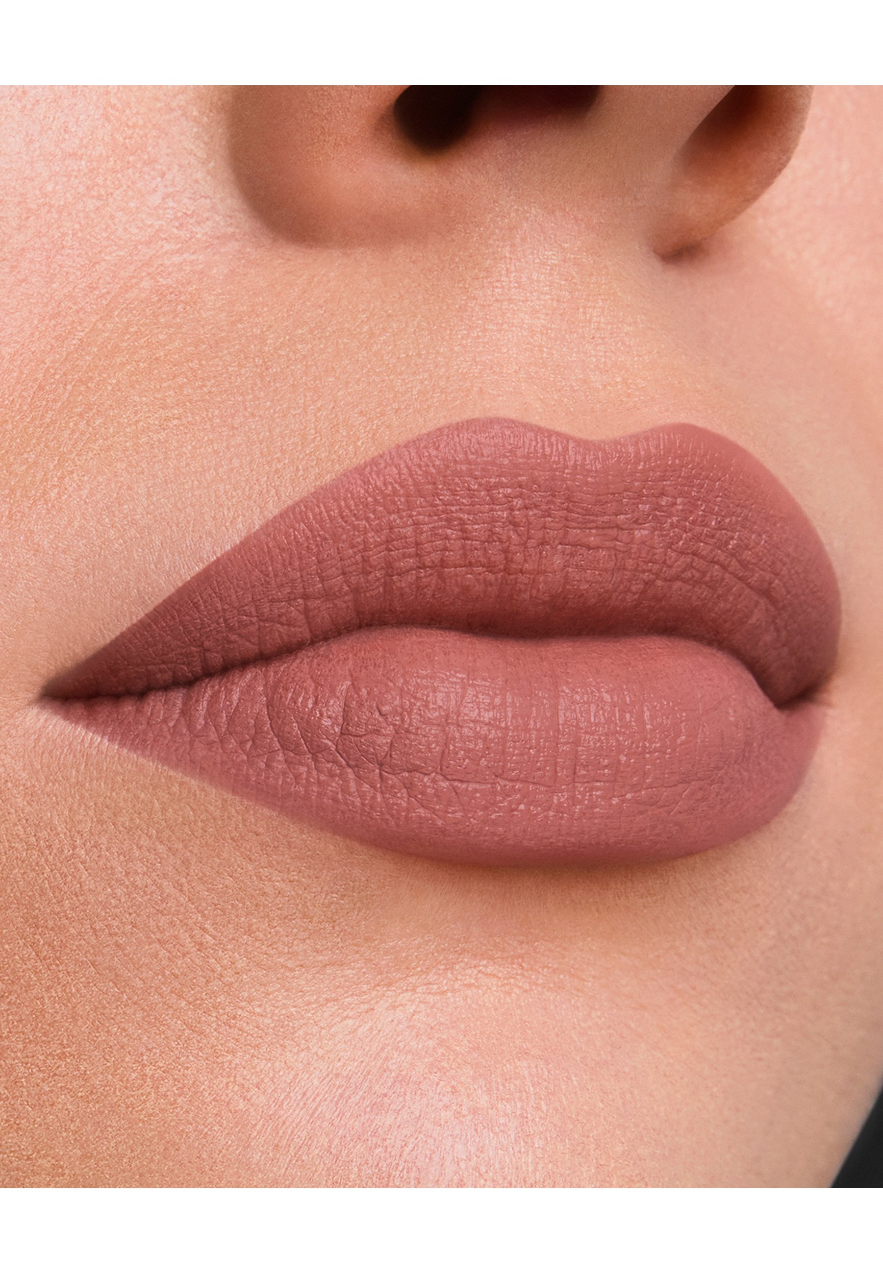 ESTÉE LAUDER PURE COLOR EXPLICIT SLICK SHINE LIPSTICK - Lipstick