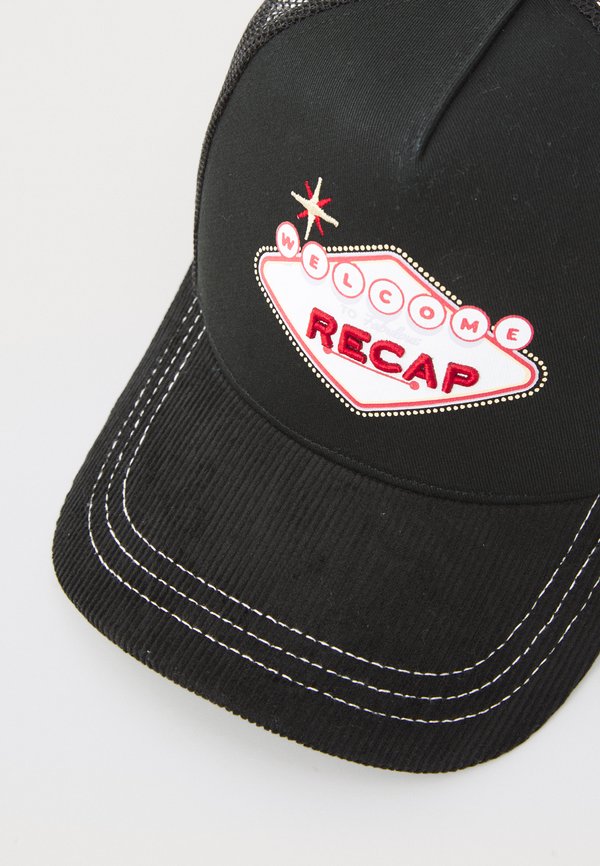 "WHAT HAPPENS IN..." TRUCKER UNISEX - Cap2