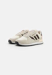 adidas Originals TREZIOD 2 UNISEX - Sneakers - white/dark brown/alumina