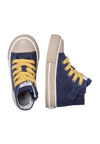 Námořnické plátěné vysoké tenisky se žlutými tkaničkami, béžovou gumovou špičkou a texturovanou béžovou podrážkou. Boční zip pro snadný přístup.