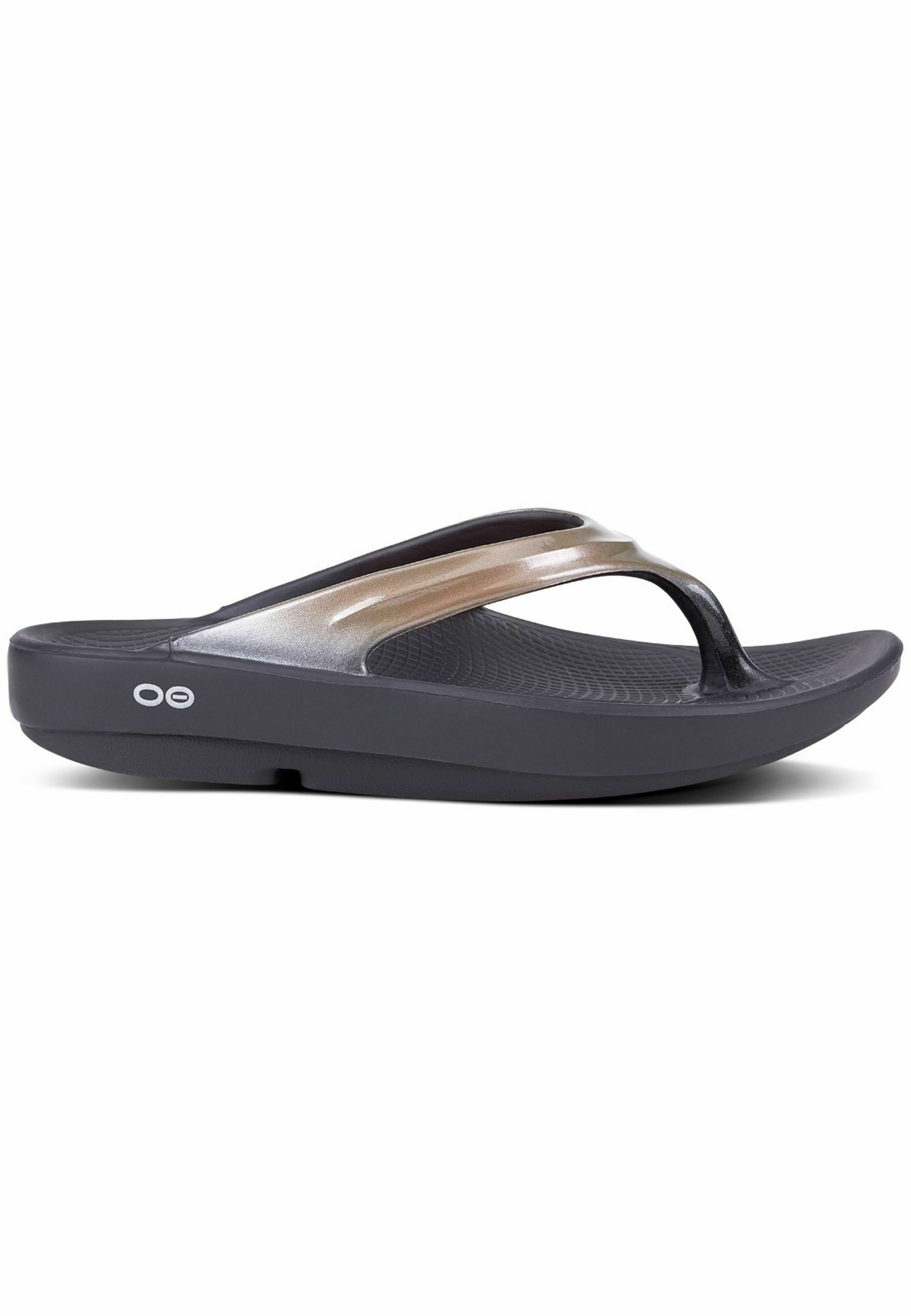 Oofos OOLALA REOVERY - Bade-Zehentrenner - latte/bronze - Zalando.de