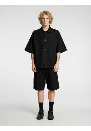 LOOSE FIT - Shorts - black