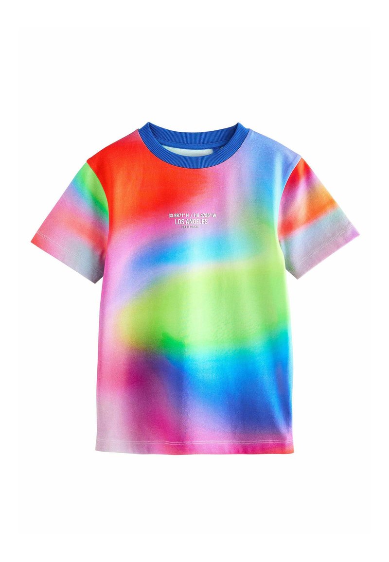 Mehrfarbiges kurzärmeliges T-Shirt mit blauem Kragen, abstraktem Regenbogenmuster und "LOS ANGELES" in Weiß auf der Vorderseite bedruckt.