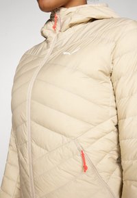 Salewa BRENTA - Gewatteerde jas - oatmeal