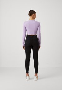 Gina Tricot Petite HIGH WAIST - Uske traperice - black