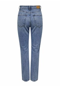 Vaqueros de denim color azul claro con corte recto, que cuentan con dos bolsillos traseros, una cintura alta y una etiqueta de cuero en la parte trasera.