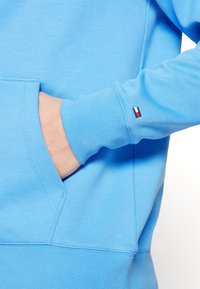 Tommy Hilfiger MONOGRAM HOODIE - Sweatshirt - blue spell