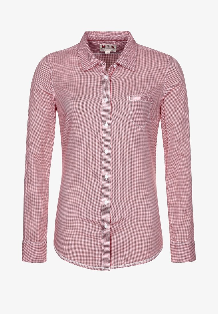 Chemise à manches longues à petits carreaux rouges et blancs, avec col et une poche poitrine unique côté gauche.