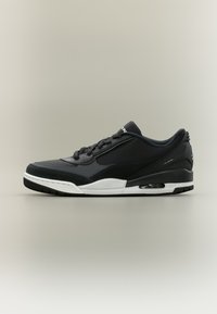 Επιλέχθηκε, black/summit white/dark smoke grey