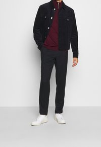 INDICODE JEANS Strickpullover - bordeaux