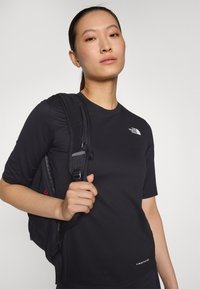 The North Face SHADOW SHORT SLEEVE  - Αθλητικό μπλουζάκι - black