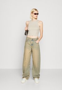 BDG Urban Outfitters LOGAN  - Brīva piegriezuma džinsi - dirty blue