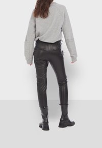 Oakwood Kožené kalhoty - black