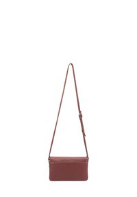 Bruine leren crossbodytas met verstelbare schouderband, rechthoekige vorm, gladde textuur en minimalistisch ontwerp. Beschikt over een omklapbare flap.