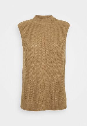 Ærmeløs camelbrun striksweatervest med høj rund hals og tekstureret vaffelmønster.