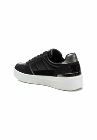 XTI Zapatillas - black