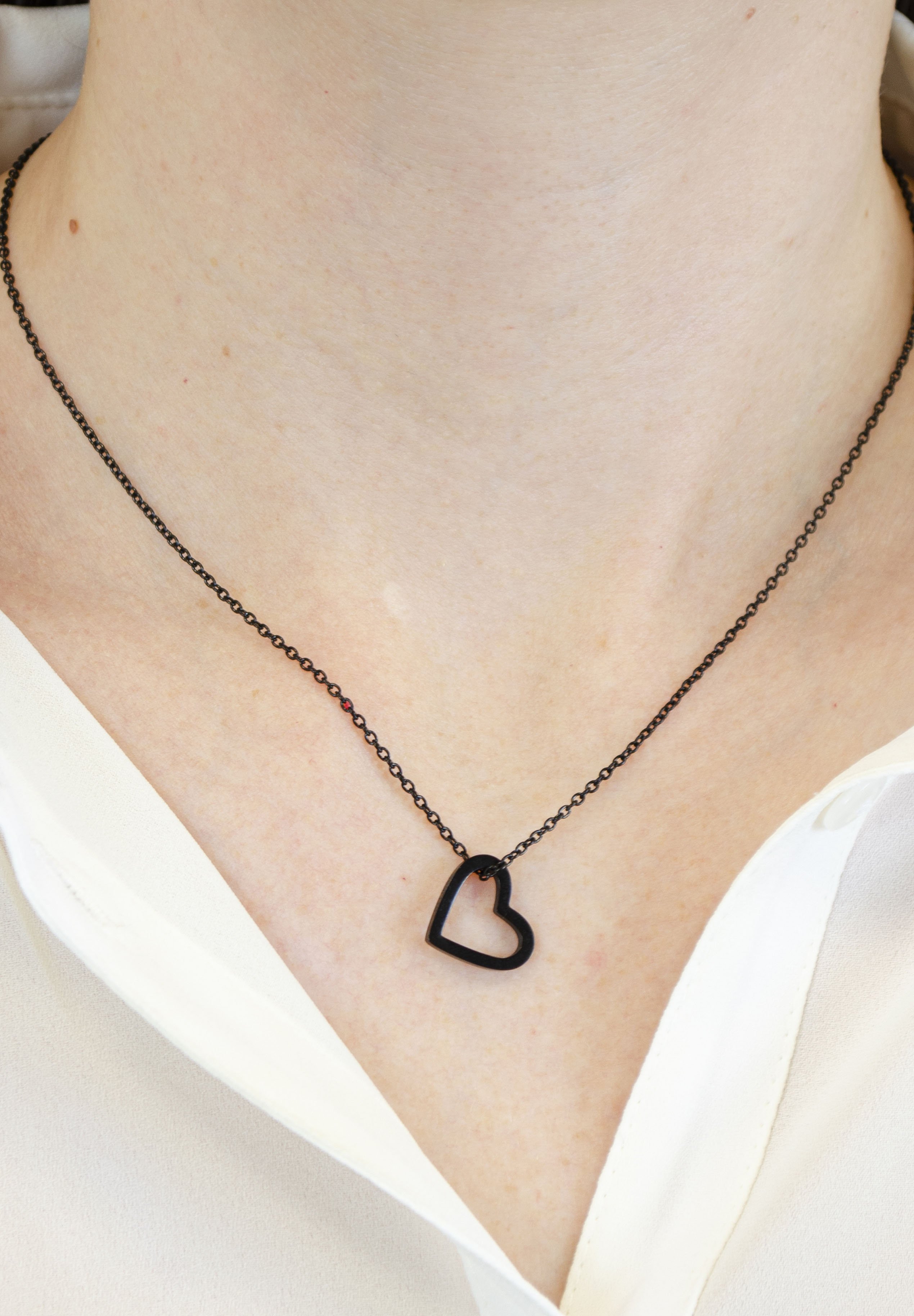 Collana Liebeskind Berlin LJ-0853-N-45 – Acciaio Inox Nero Con Ciondolo Cuore Grafico – Catena Barbazzale 45 Cm