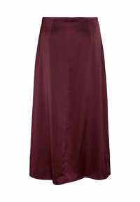Burgundijas satīna maksimālā svārku ar gludu tekstūru, šuvju detaļām un plūstošu siluetu, kas nodrošina elegantu un stilīgu izskatu.