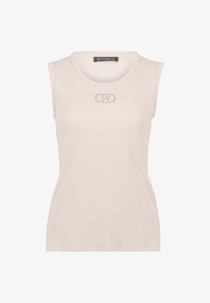 Mouwloos beige geribd tanktopje met ronde halslijn en klein decoratief uitgesneden patroon onder de halslijn.