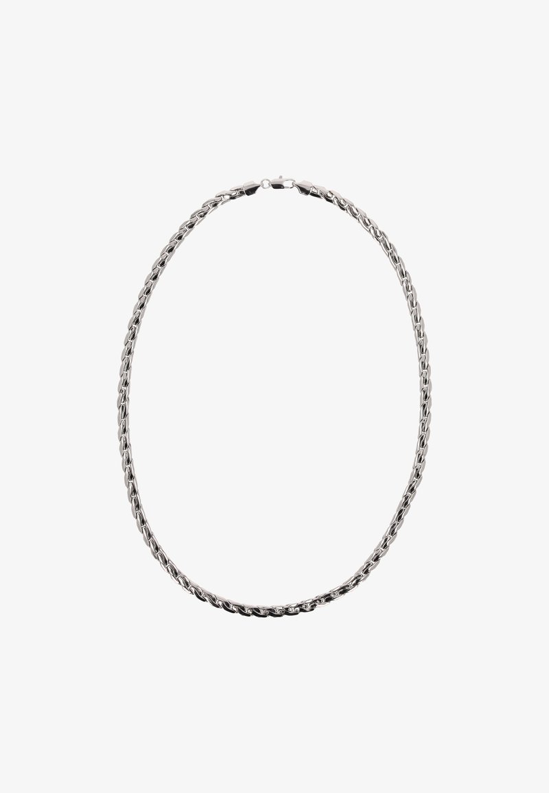 Sølv metal kædelykke med sammenkoblede led, glat overflade og en sikker lås, designet til en tætsiddende pasform omkring halsen.