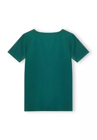 Koszulka z krótkim rękawem w ciemnym szmaragdowym kolorze, z okrągłym dekoltem i gładkim, lekkim materiałem w jednolitym kolorze. Widok z tyłu.