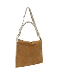 Borsa in suede marrone con tracolle metalliche argentate, caratterizzata da una forma rettangolare semplice e una consistenza morbida. Accenti in metallo argentato.