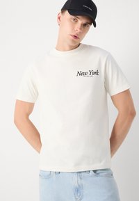 Calvin Klein Jeans NEW YORK SCRIPT TEE - T-shirt print - ivory