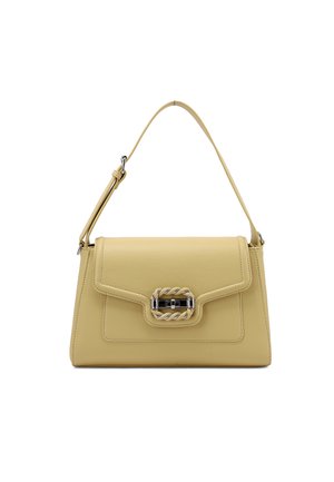 Bolso de cuero amarillo para llevar al hombro, con solapa y cierre decorativo de hebilla de plata y cuerda retorcida.