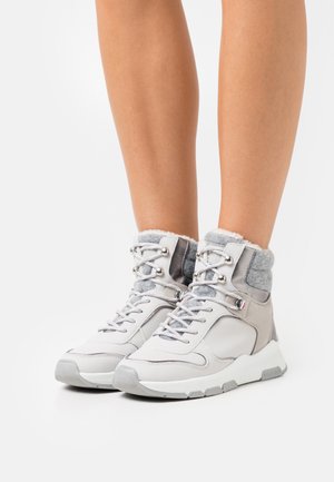 OUTDOOR BOOTIE - Botki sznurowane - grey whisper