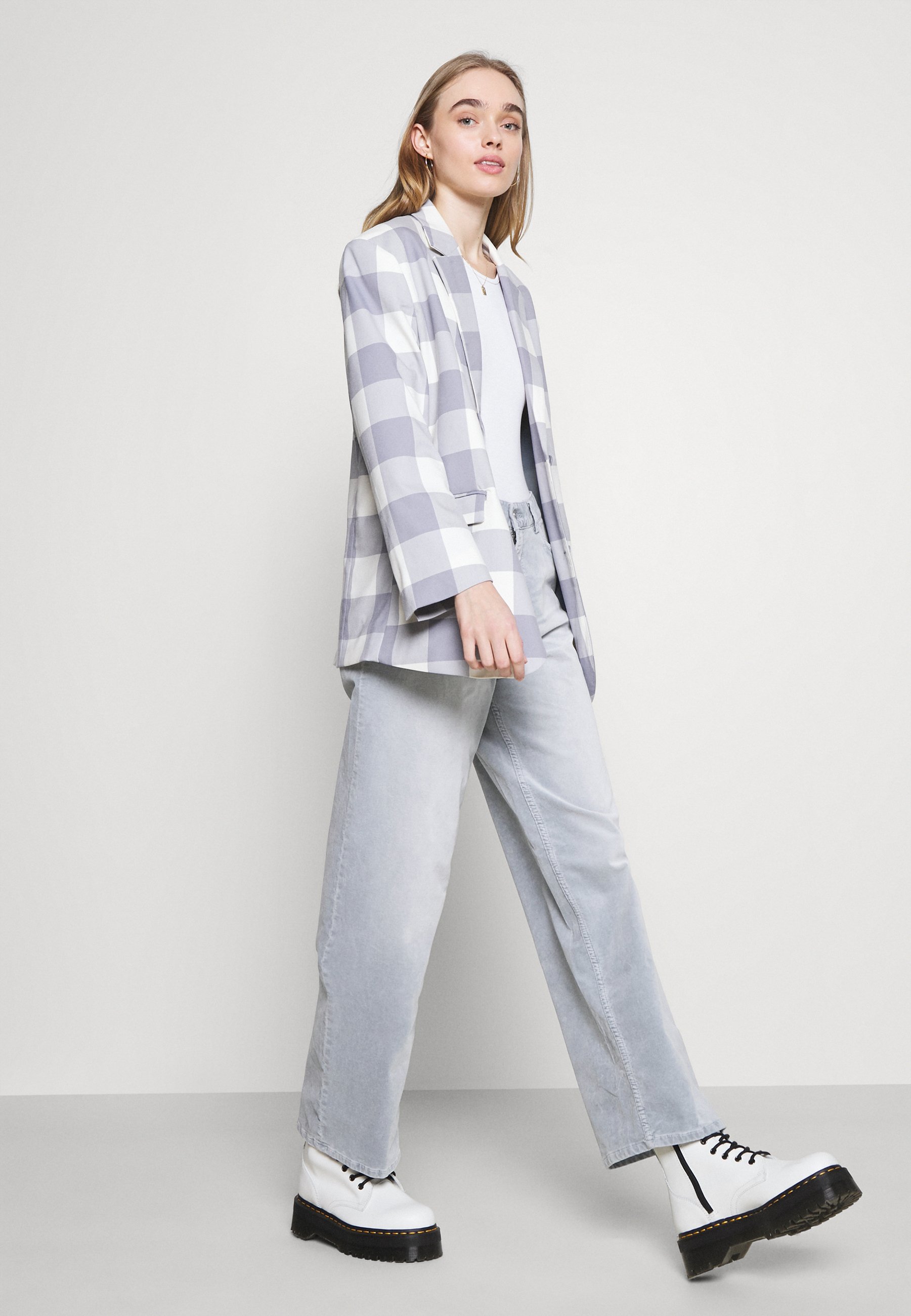 Weekday LASHES OVERSIZED TROUSERS 
