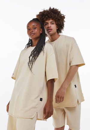OVERSIZED SHORT SLEEVE SWEAT - Jednoduché triko - light grey