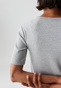 OPUS SLIM FIT RIB - T-Shirt basic - hazy fog melange