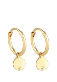 Orecchini a cerchio in oro con una finitura liscia, dotati di un ciondolo circolare appeso contrassegnato '925'. Design semplice e texture lucida.