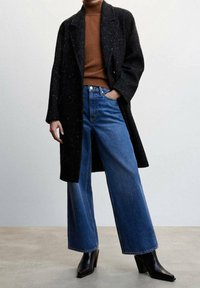 Mango Mantel - black