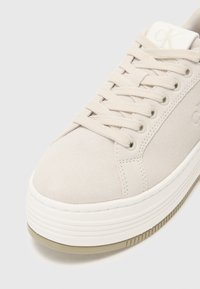 Calvin Klein Jeans Trainers - moonstruck/bright white