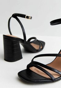 New Look Korolliset sandaalit - black