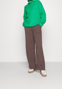 Custommade Sweter