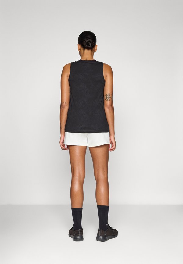 ONPMAE - Sports shorts - cloud dancer4