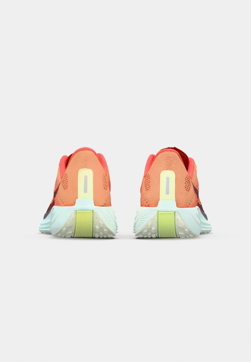 Nike Performance PEGASUS PLUS - Silniční běžecké boty - bright crimson/cave purple/lime blast/mint/hyper orange/barely volt