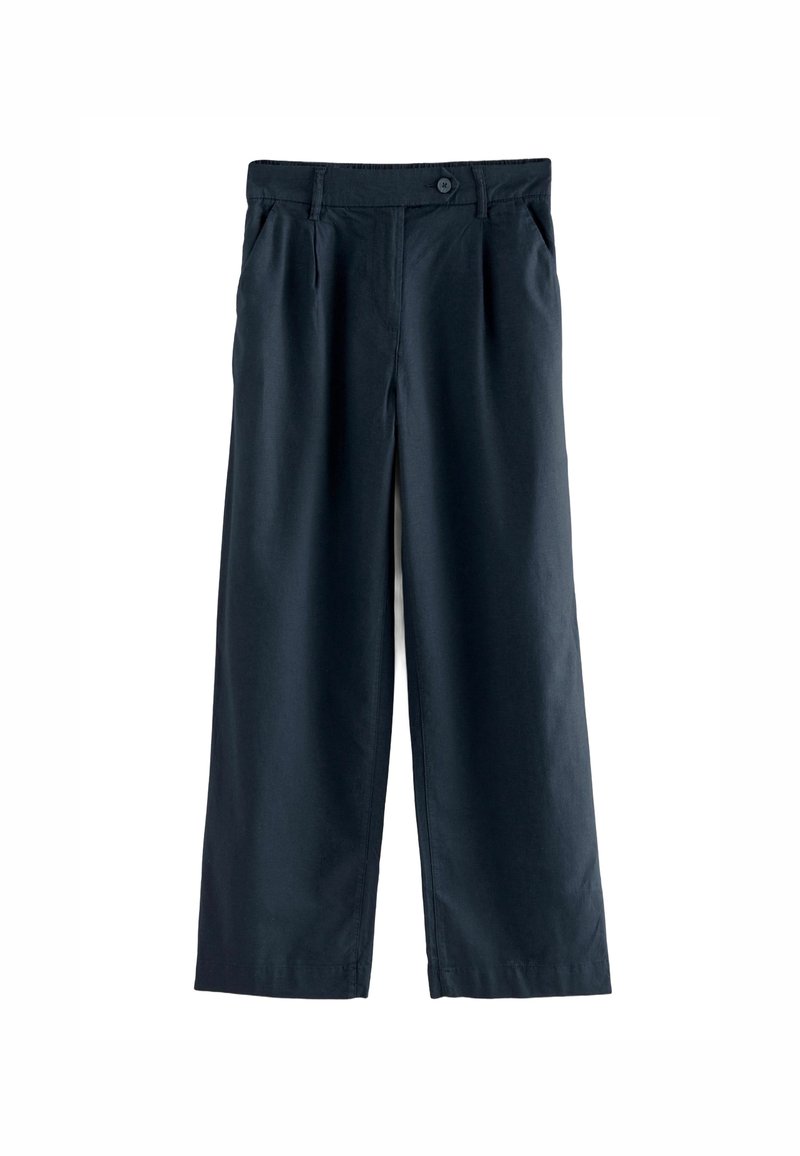 Pantalon bleu marine à jambes larges avec bouton à l'avant, passants de ceinture, poches latérales et plis à la taille.