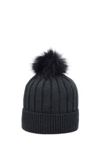 Sort strikket hue med lodret ribbet tekstur og en pels pom-pom på toppen. Har en bred ombrydningskant for ekstra varme.