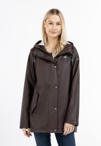 Giacca impermeabile marrone con cappuccio, dotata di hardware argentato, tasche laterali e foderatura interna testurizzata.