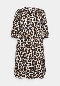 ONLY Carmakoma CARLIVIA 3/4 WRAP - Rochie de zi - cloud dancer