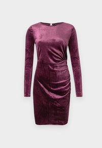 Robe moulante à manches longues en velours violet avec décolleté rond et détail froncé à la taille.