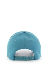 Baumwoll-Baseballmütze mit einer glatten, hellblauen Textur. Besitzt einen gebogenen Schirm und einen verstellbaren Plastikriemen auf der Rückseite.
